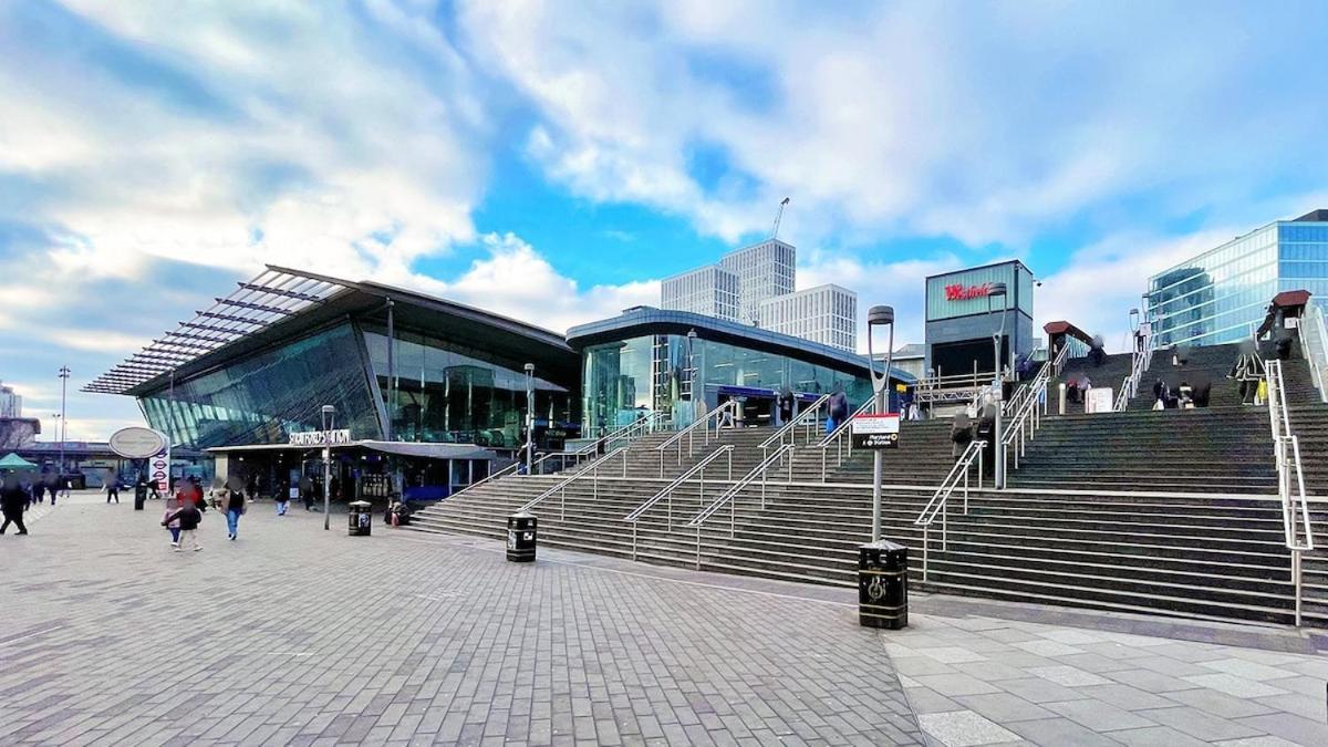 Stay Near Westfield Stratford & Abba Arena! ロンドン エクステリア 写真